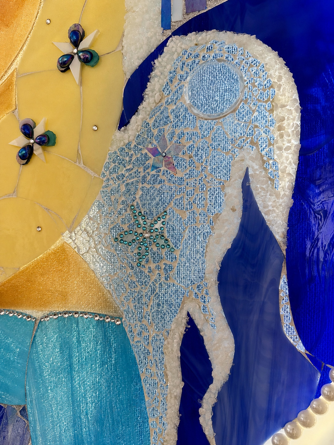 Elsa — hair and snowflake detail