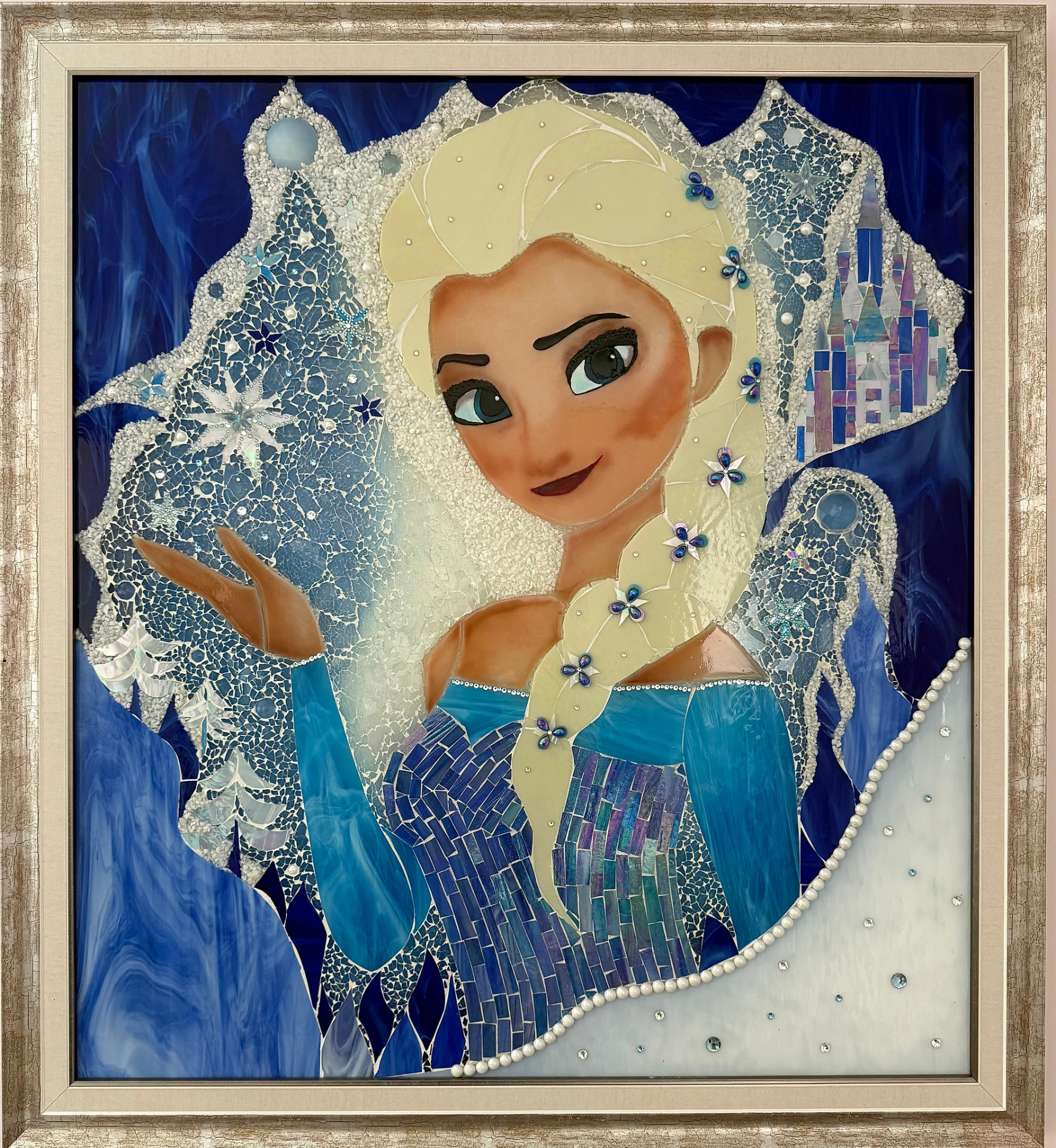Elsa — framed, daylight